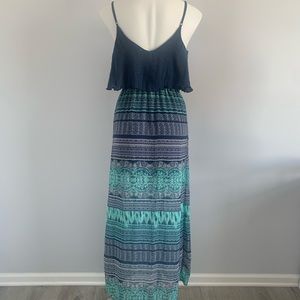 Woman’s Maxi Dress Size L